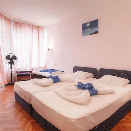 Къща За Гости Диамант 3* Primorsko